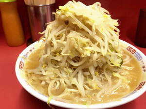 ラーメン二郎の「大」に挑戦。食べきれるのでしょうか？