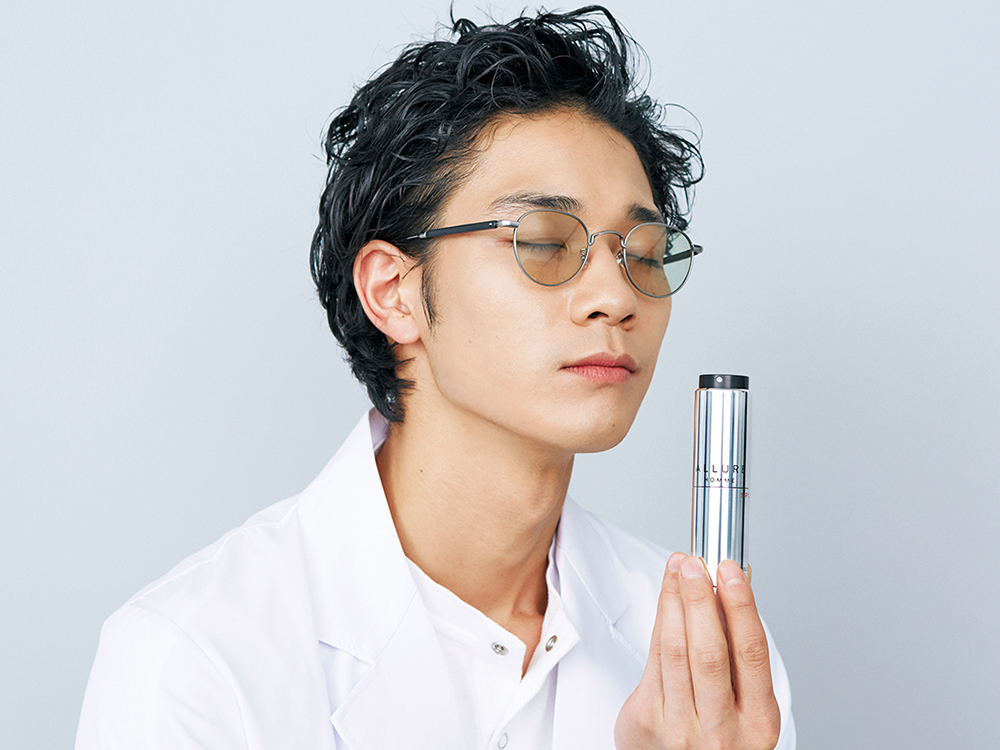 シャネルから新登場のコンパクトな香水スプレー 香りもルックスも男子におすすめ Beauty Men S Non No Web メンズノンノ ウェブ