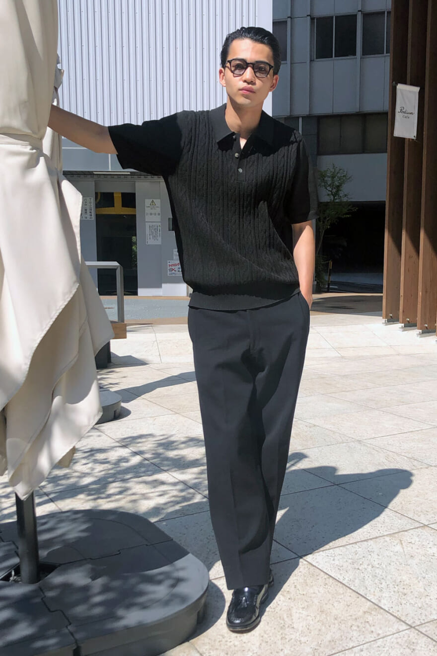中田圭祐は、ステューシーのポロシャツでちょっと上品な夏の黒コーデに