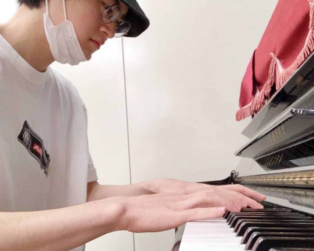 現場でピアノを発見 鍵盤から出る音の良さを思い出しました 鈴鹿央士ブログ Blog Men S Non No Web メンズノンノウェブ