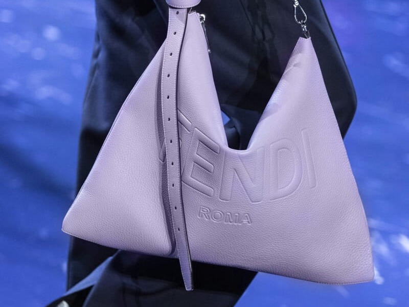 [Gallery] 【FENDI】幅広く着こなしを格上げできる新作バッグ「フェンディ アフター」は自由度抜群！