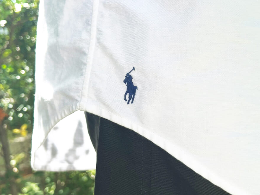 ポロ ラルフ ローレンのビッグシルエットの白いボタンダウンシャツのロゴ