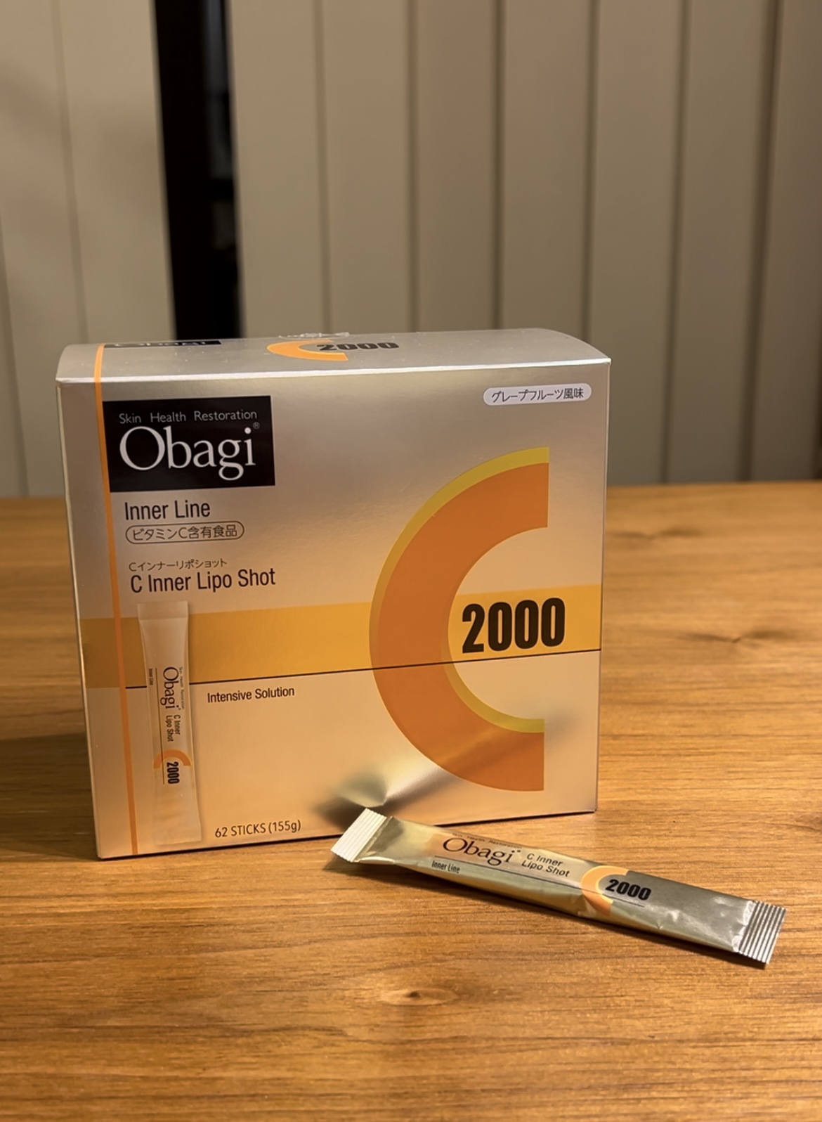 オバジ(Obagi)のサプリメント「オバジCインナーリポショットの外箱と個包装