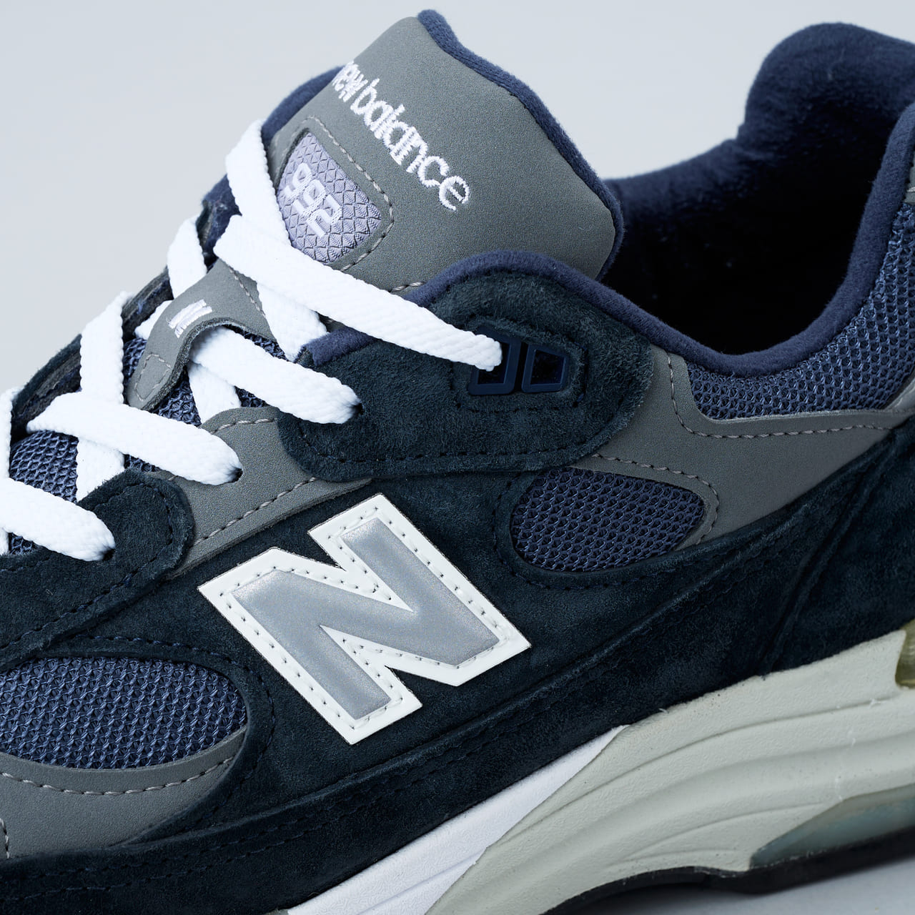 New Balance「992」のアッパー