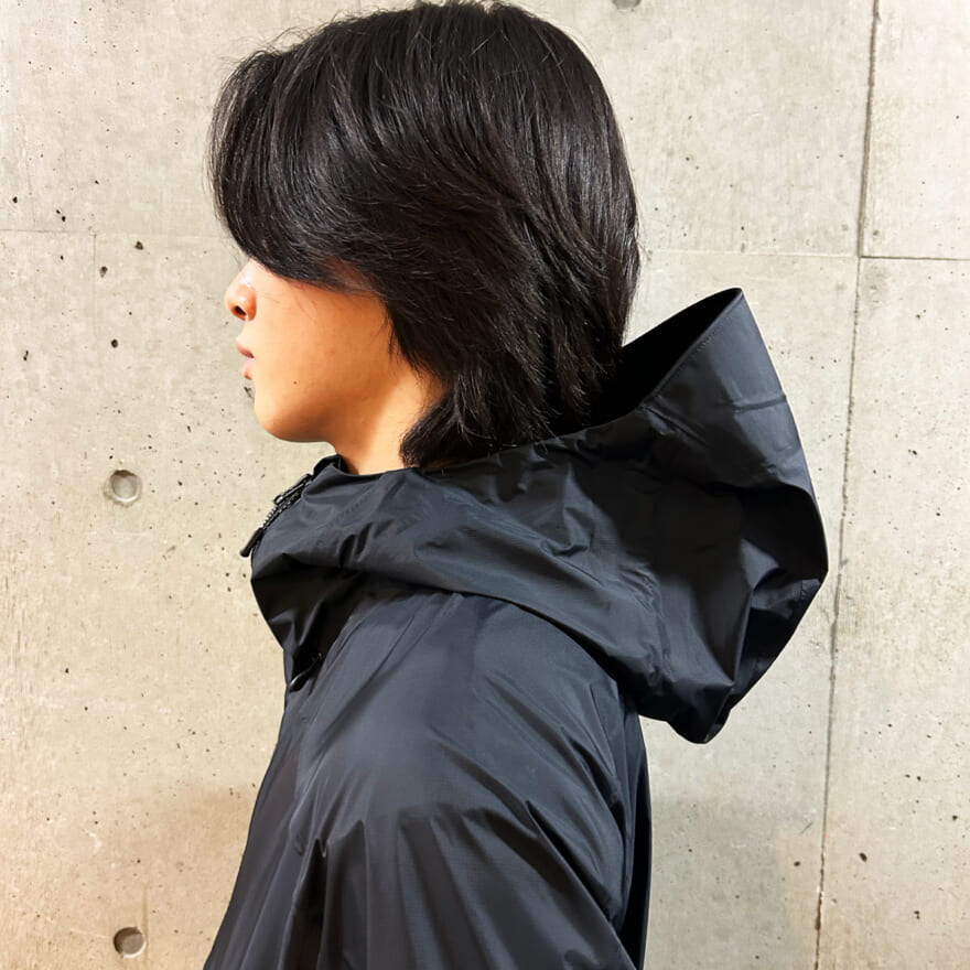 マムートの黒いゴアテックスアウター　 Crater Light HS Hooded Jacket AF Men　試着して本音レビュー　フード