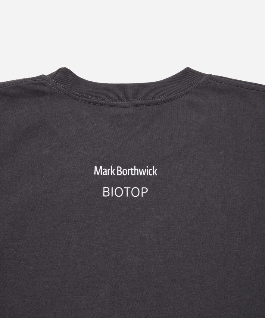 BIOTOP ビオトープ 90年代 フォトグラファー マーク・ボスウィック フォト Tシャツ　グレー　ブループリント　背面　ロゴ寄り