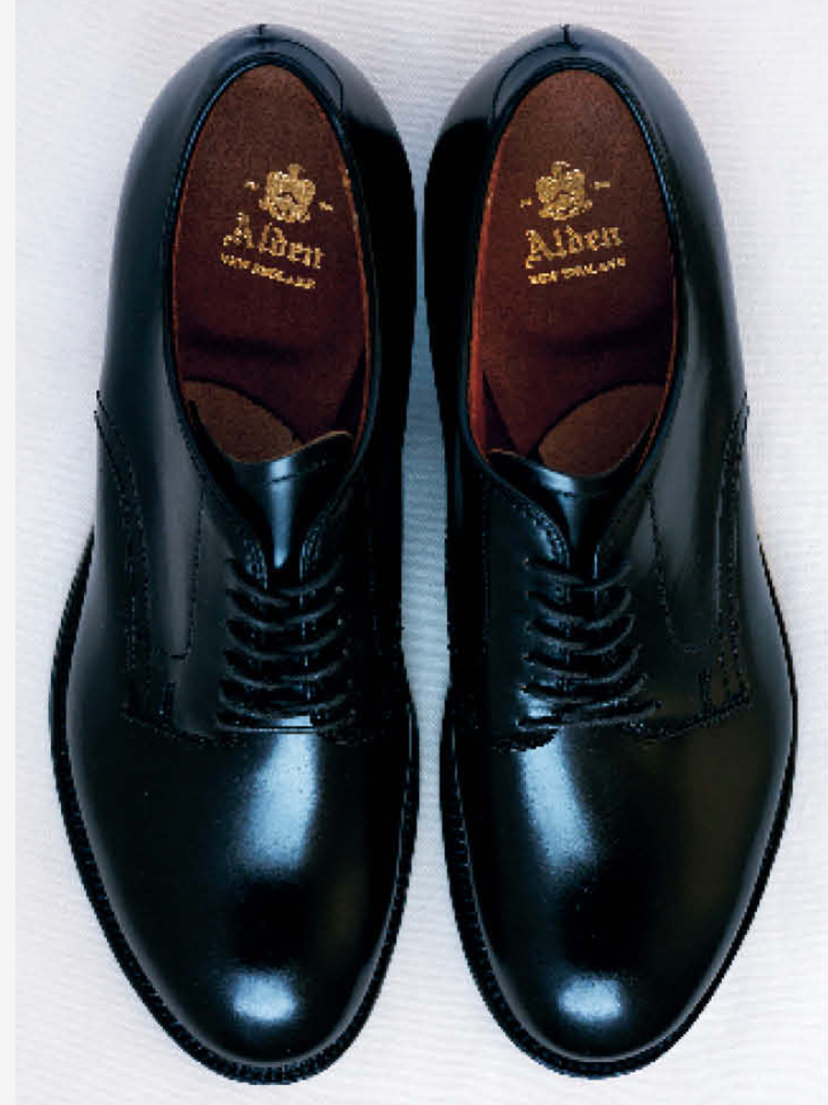オールデンの黒い革靴