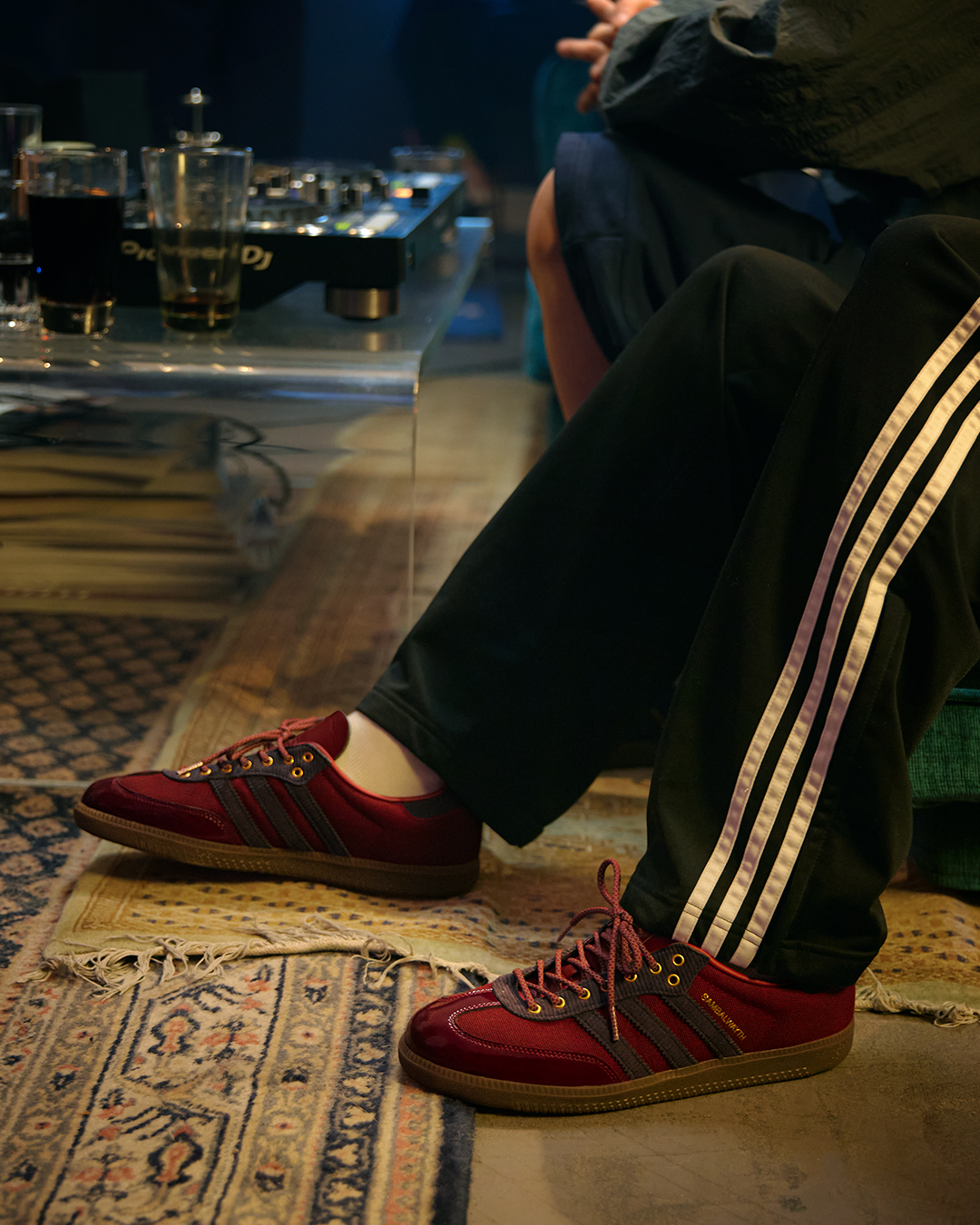 アディダス オリジナルス (adidas Originals)　Alwayth®　コラボ　スニーカー　サンバ　アザーカット１