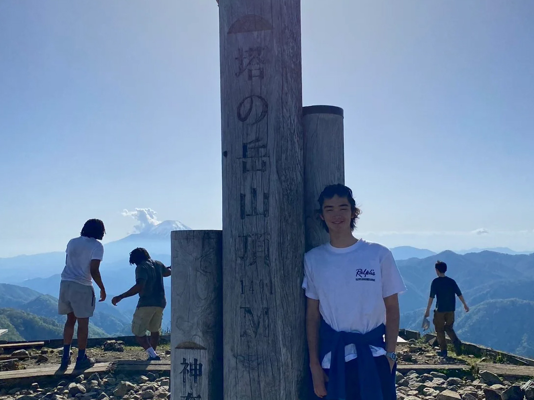 塔ノ岳でソロ登山！ 美しい景色や星空…やっぱり自然ってすごい[栄莉弥ブログ]