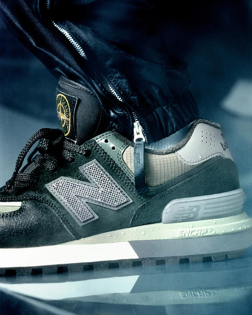 Stone Island（ストーンアイランド） New Balance （ニューバランス）コラボ　スニーカー　ロゴ　側面