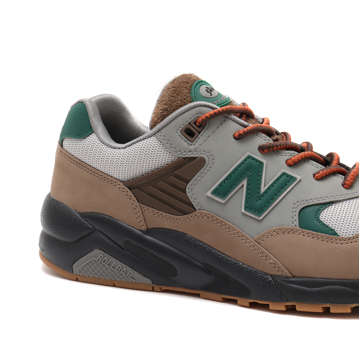 New Balance “MT580” atmos 別注カラー　ロゴ寄り