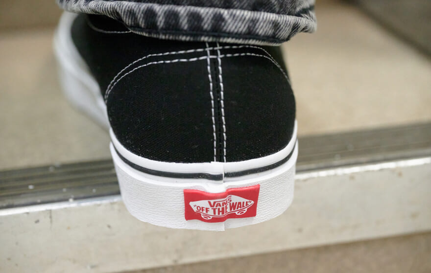 vans オーセンティック　バック部分