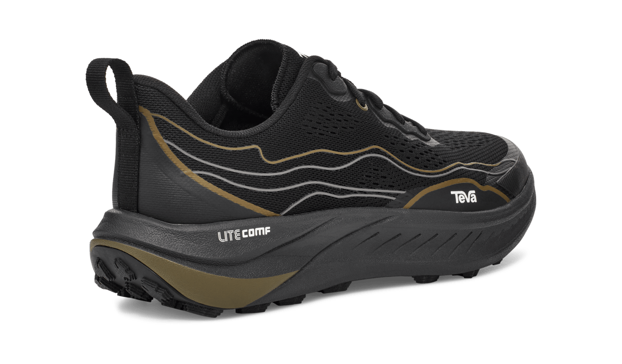 Tevaの黒スニーカー Trailwinder Low　バック