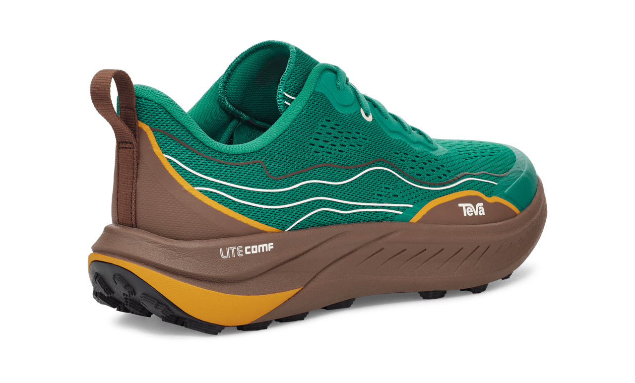 Tevaの黒スニーカー Trailwinder Low　バック