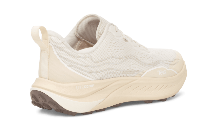 Tevaの黒スニーカー Trailwinder Low　バック