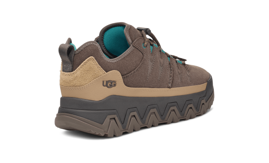 UGG 新作スニーカー CapTrail (キャップトレイル) コレクション ローカットスニーカー CapTrail Low(キャップトレイル ロー)　ブラウン　踵