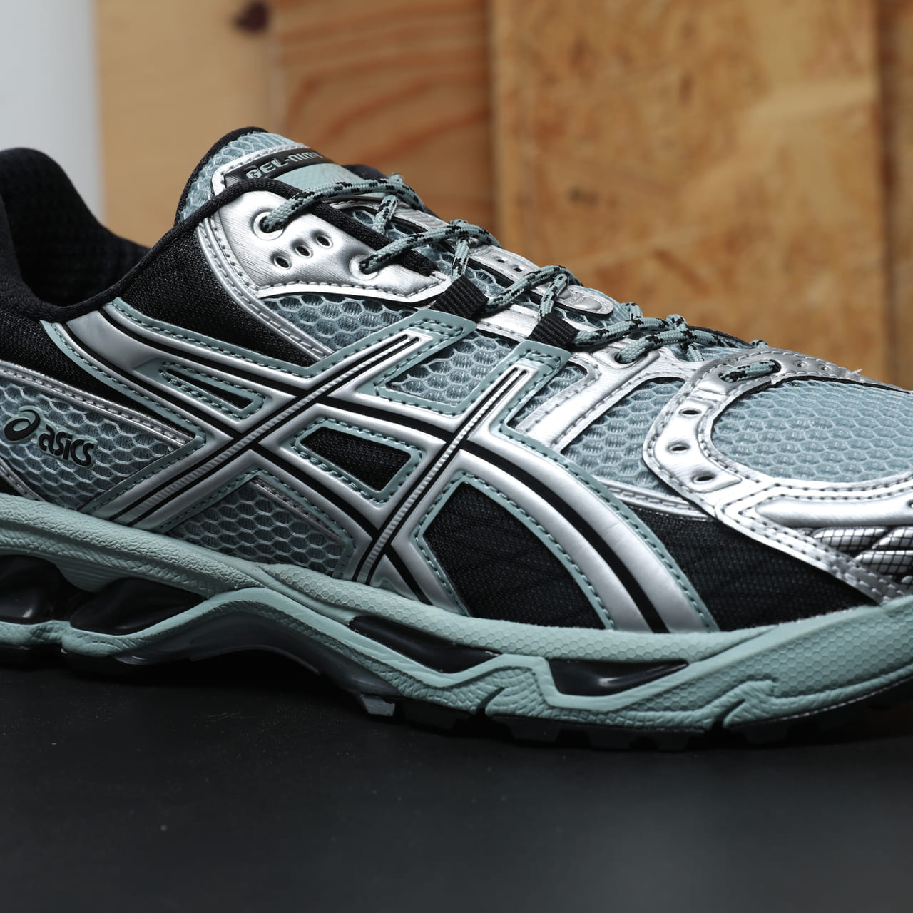 asics SportStyle「GEL-NIMBUS 10.1」アッパー