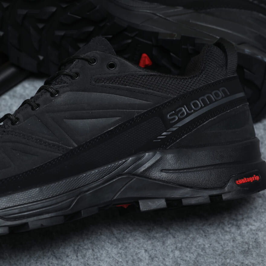 オールブラックのSALOMON「X-ALP LTR」アッパー