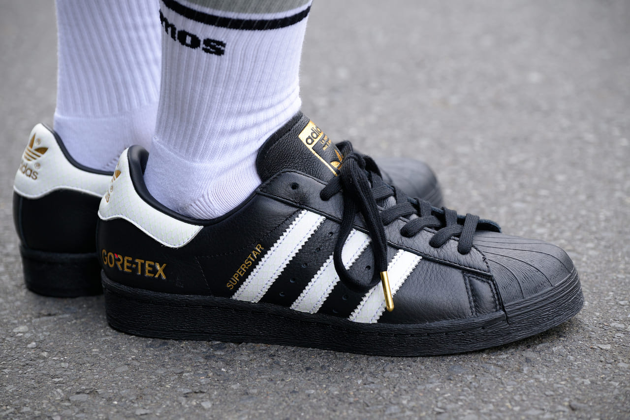 adidas Originals × atmos「SUPERSTAR 82 GTX」のアッパー