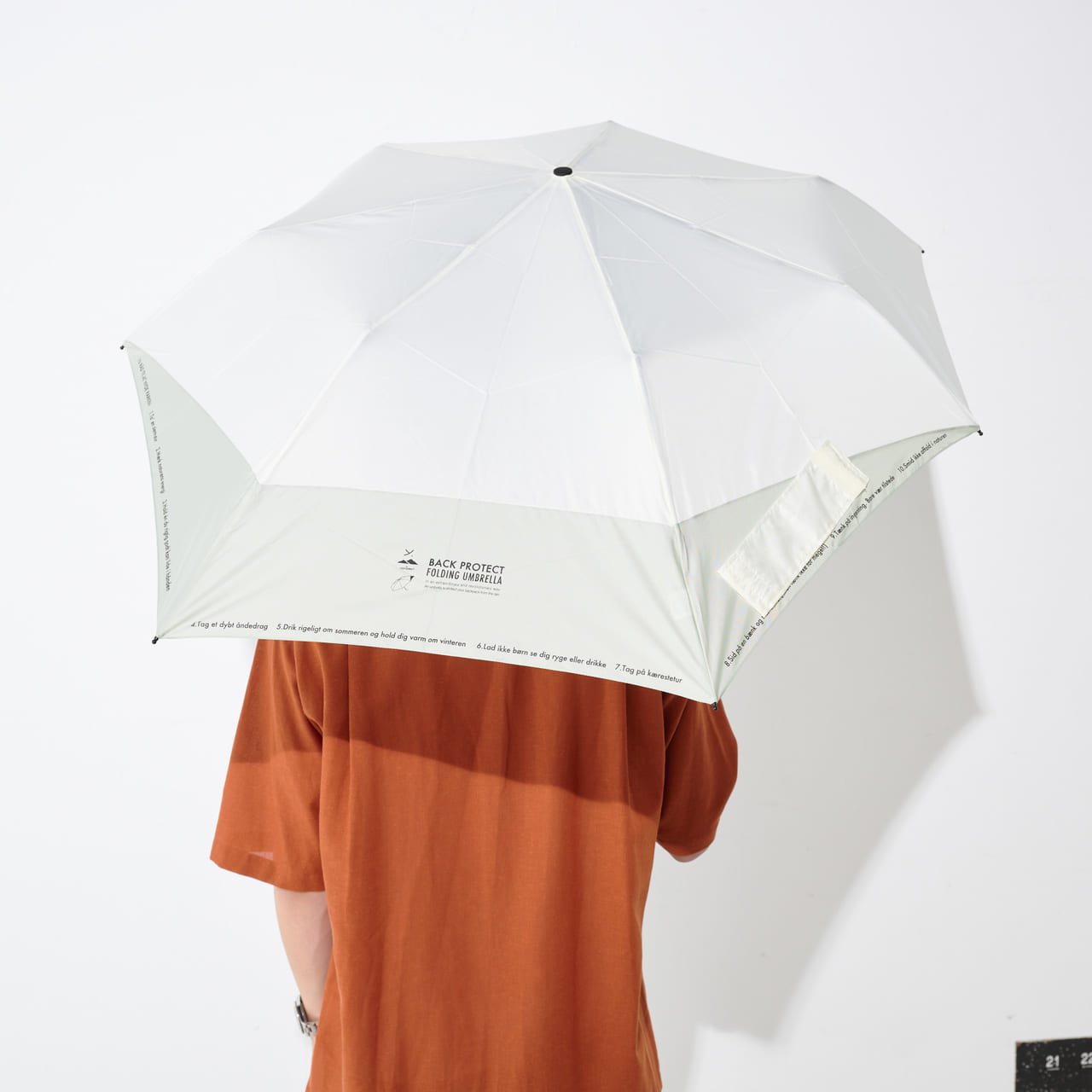 ワイドットバイノルディスク BACK PROTECT FOLDING UMBRELLA　日傘の使用レビュー　バック