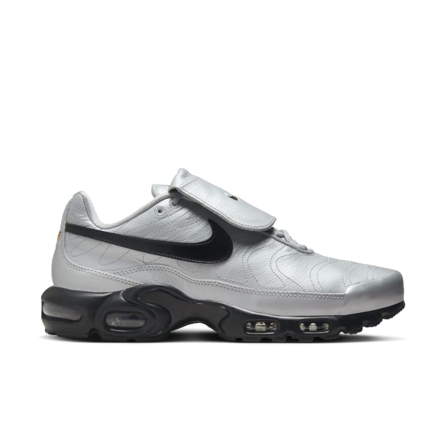 ナイキ NIKE AIR MAX PLUS TNPO　シルバー　側面