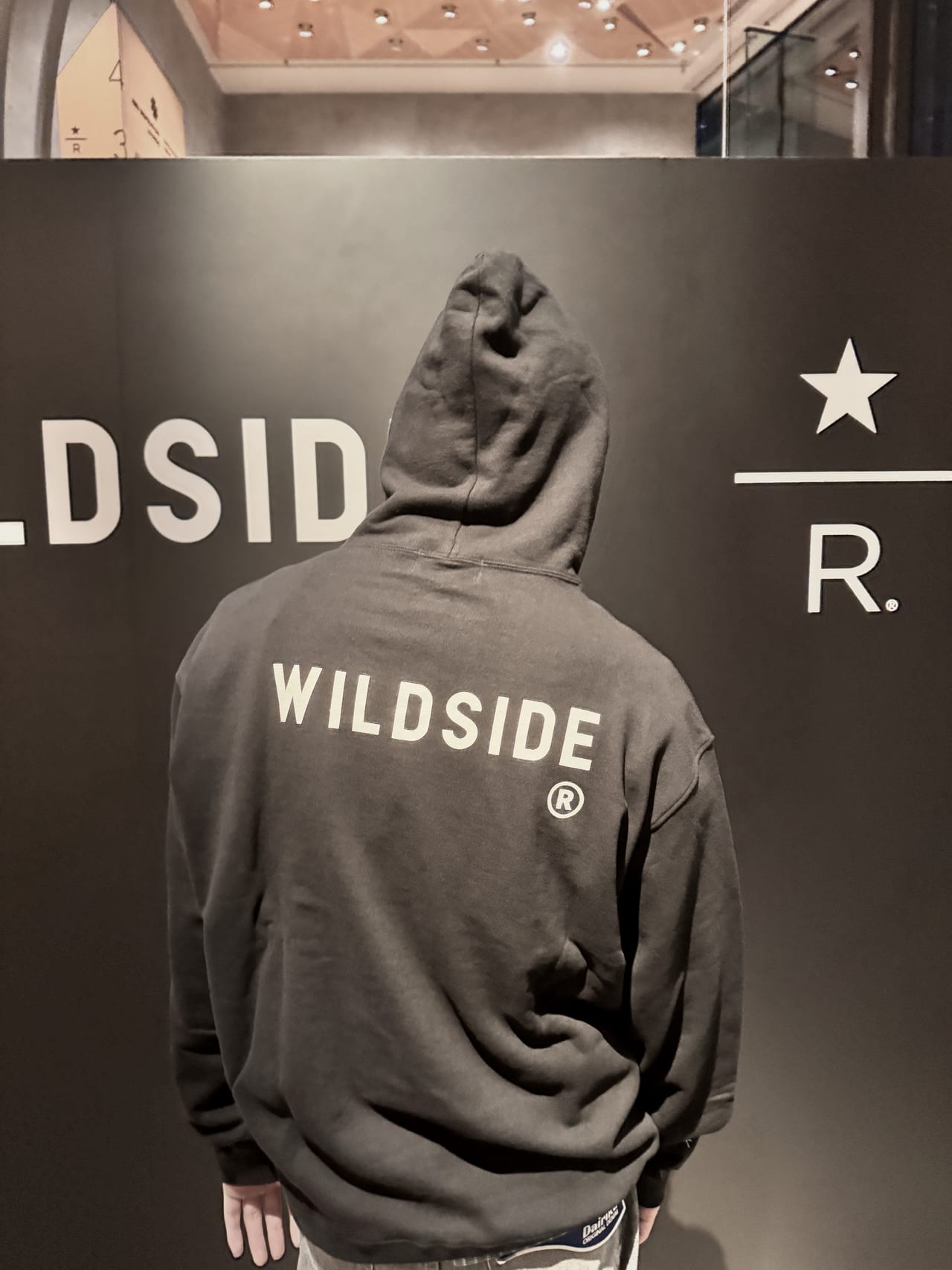  WILDSIDE スターバックス リザーブ®  フーディ バックプリント