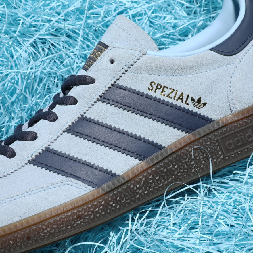 adidas Originals「HANDBALL SPEZIAL」のスリーストライプ