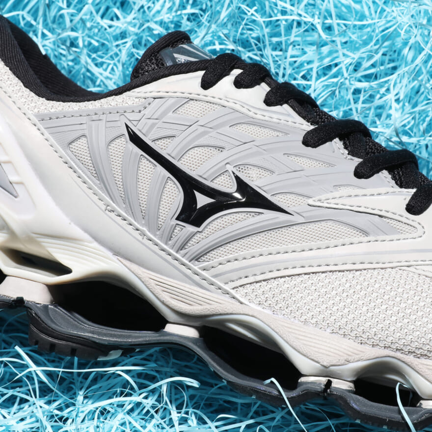 MIZUNO「WAVE PROPHECY LS」のアッパー