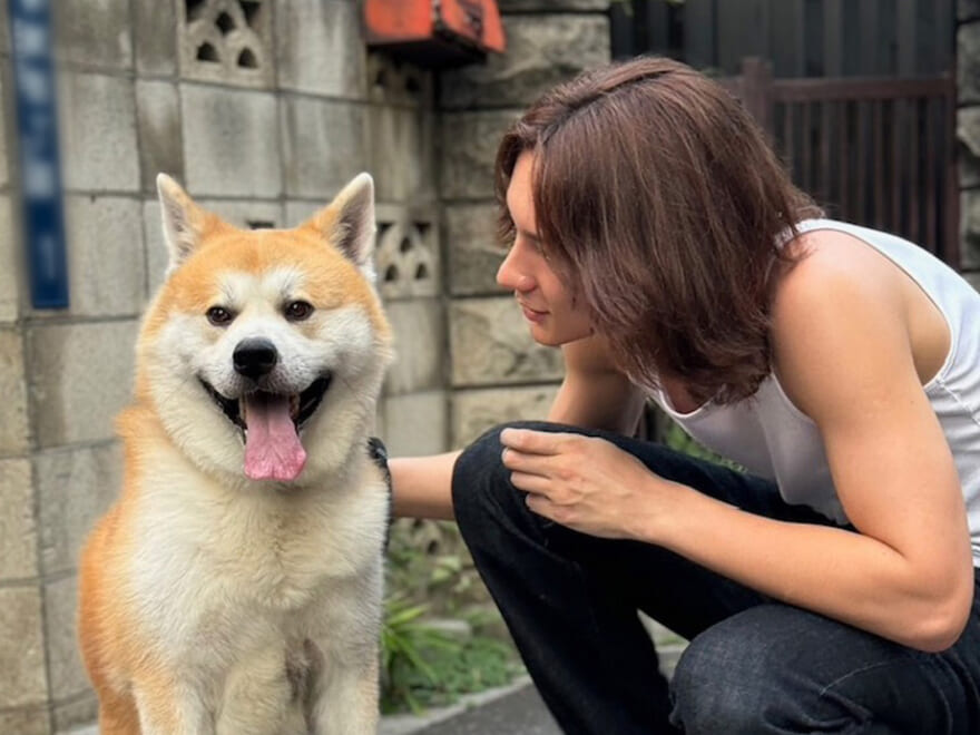 一緒にいると元気が出る！ 溺愛している愛犬と、散歩の時の定番スタイル【07 嵐 翔真くん/ 僕の好きな○○】