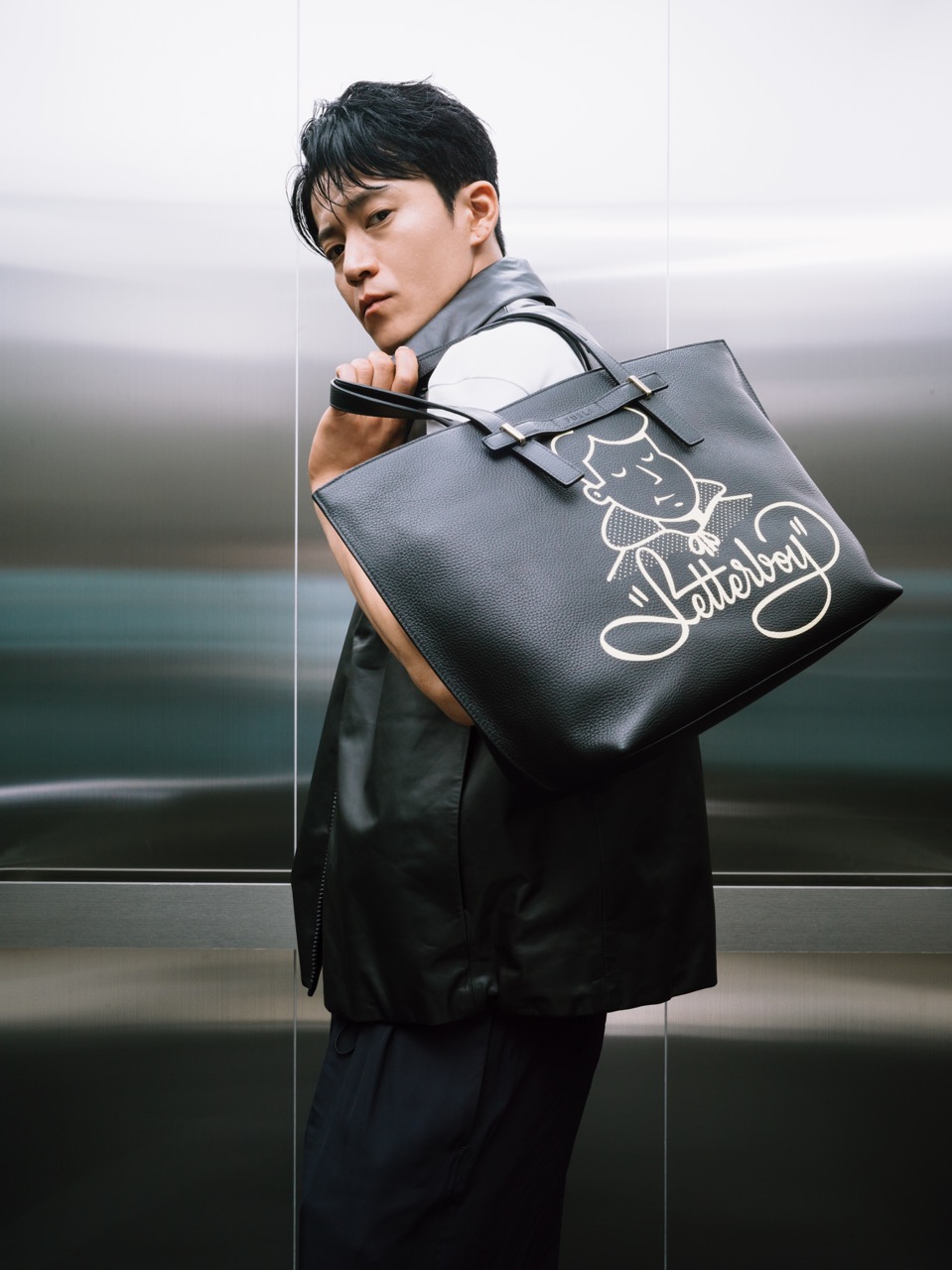 LETTERBOY FOR FURLA　小栗旬　正面