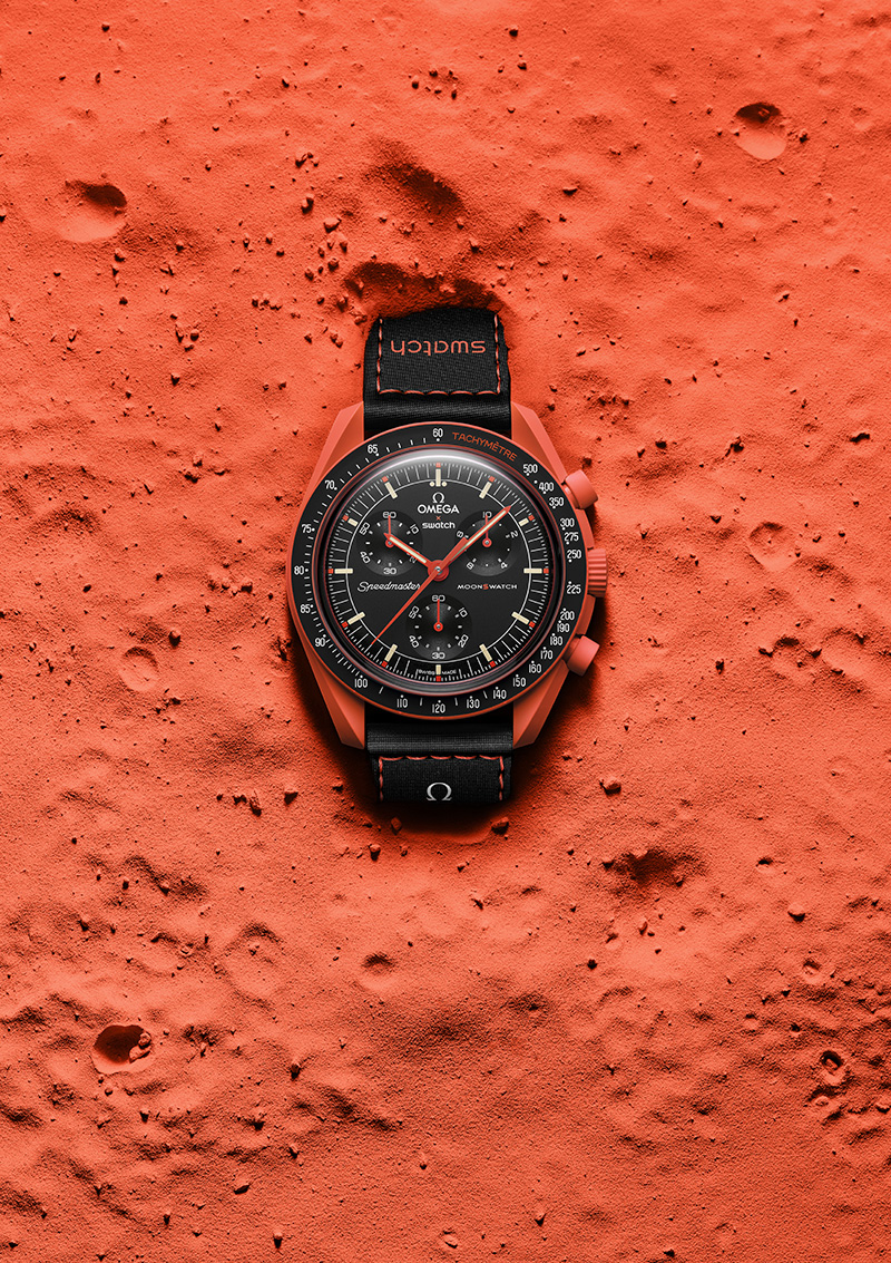 BIOCERAMIC MoonSwatch “MISSION ON EARTH”　LAVA　全景