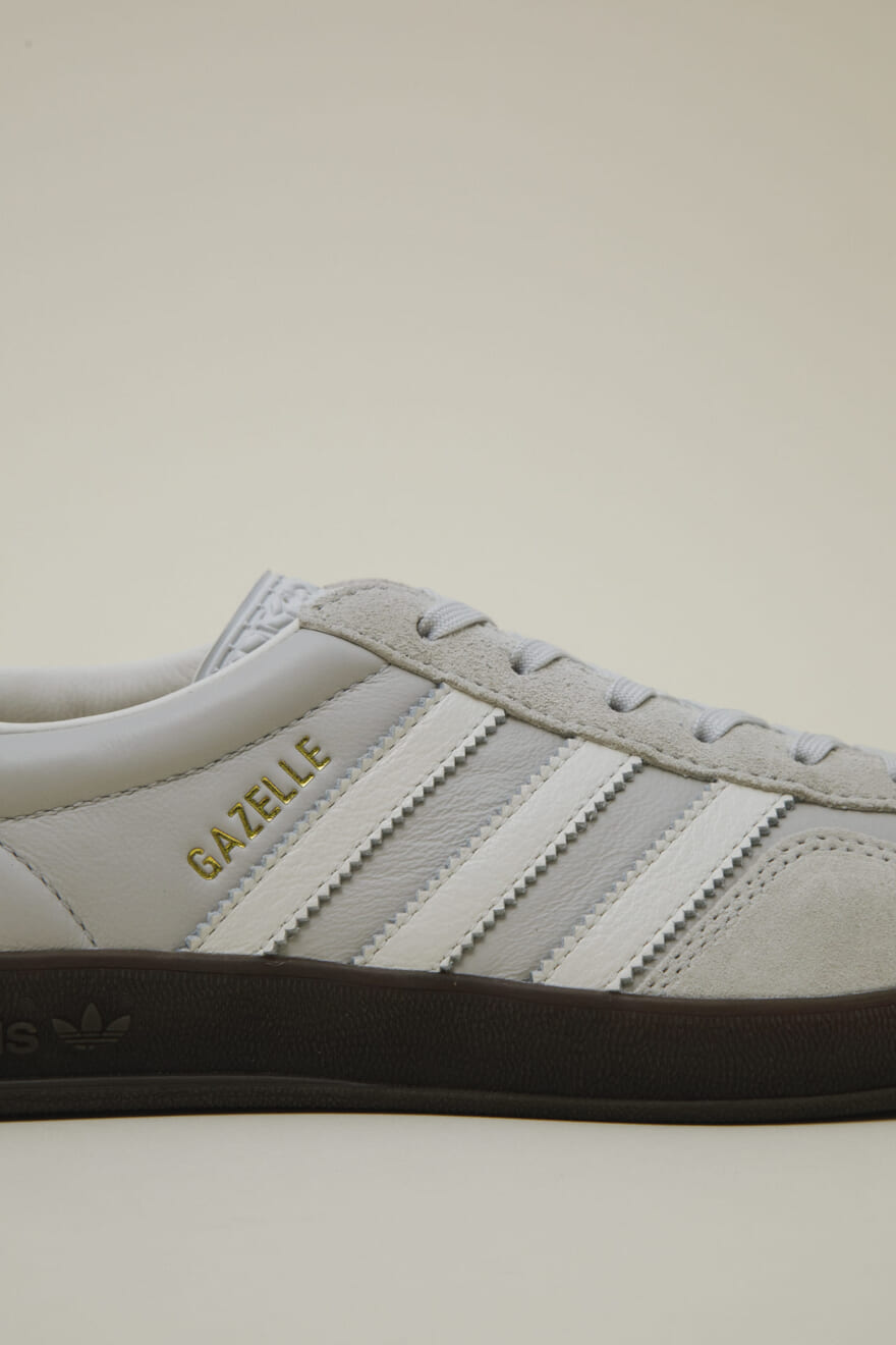 adidas Originals 　別注GAZELLE INDOOR　側面　ロゴ寄り