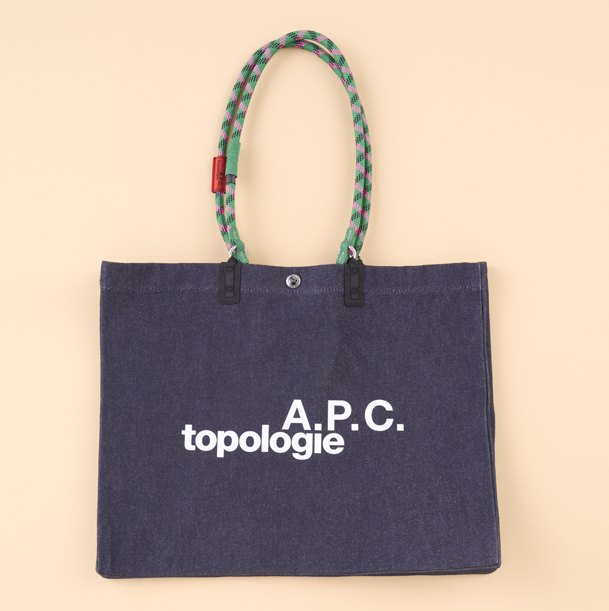 　A.P.C.×Topologie EW Shopperのバッグ