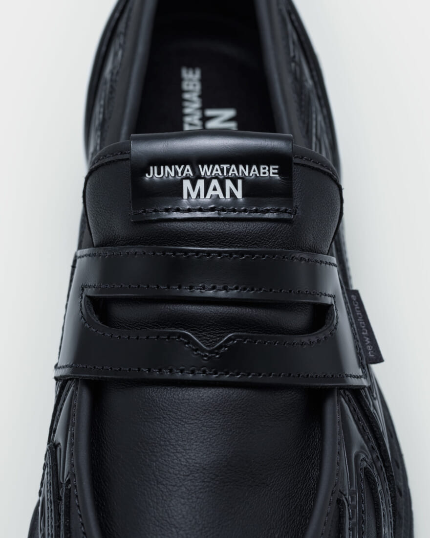 「JUNYA WATANABE MAN（ジュンヤ ワタナベ マン）」と「New Balance（ニューバランス）」によるコラボスニーカー「JUNYA WATANABE MAN × New Balance 1906L」　タンロゴ