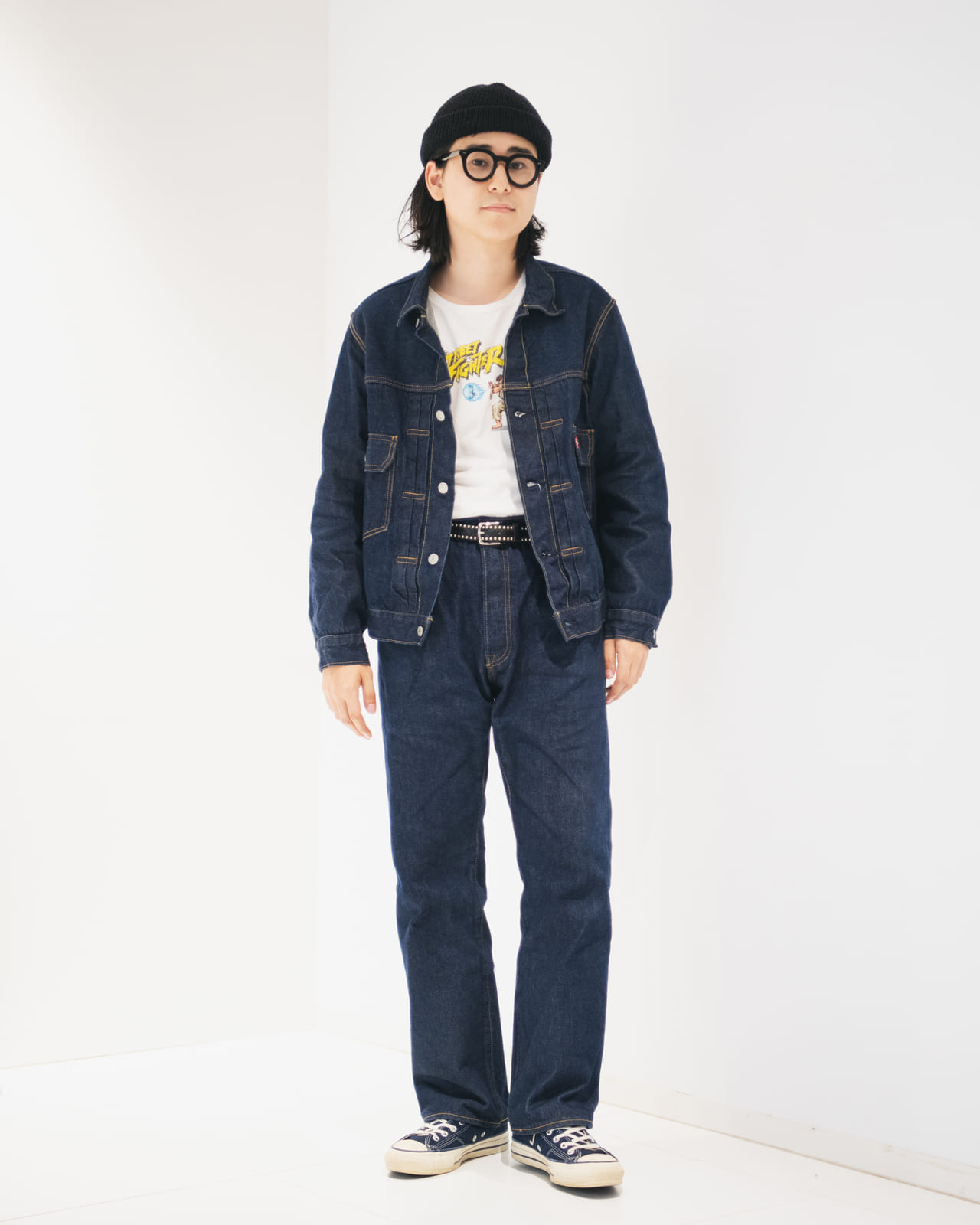 ジャーナル スタンダード レリューム プレス 熊谷洋佑さん リーバイス®︎ ジーンズ　デニム　 別注 TYPE2 JKT Selvedge RIGID　ジャケット・ジーンズ：リーバイス®︎×ジャーナル スタンダード レリューム 　トップス：古着　スニーカー：コンバース　全身