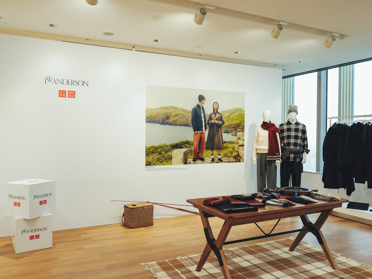 UNIQLO and JW ANDERSON 2024年 秋冬コレクション 展示会場