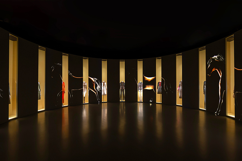 Gucci Cosmosの展示室「Zoetrope」