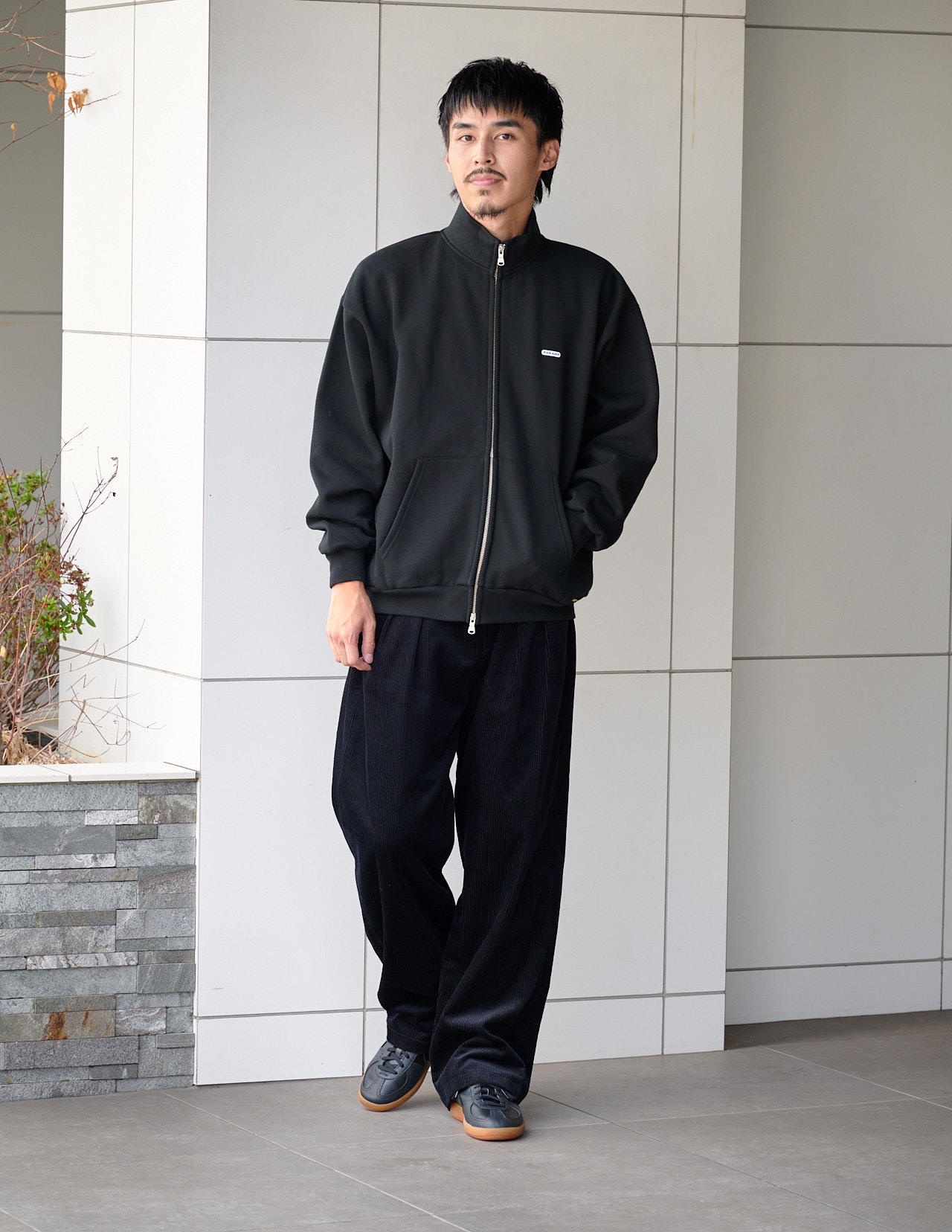 Potting LOGO FullZip Sweatを使った着こなし