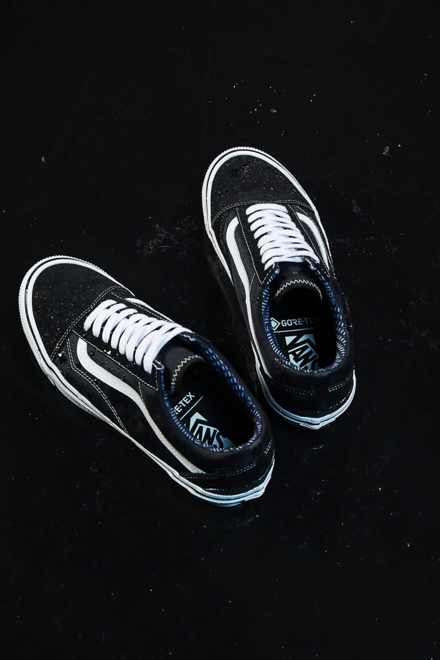 VANS (ヴァンズ) 　OLD SKOOLの定番カラーに GORE-TEX®　PREMIUM OLD SKOOL GORE-TEX®　俯瞰