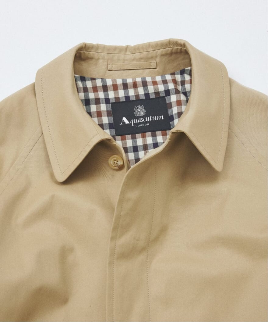 Aquascutum for JOURNAL STANDARD “EX BALMACHAN COAT“ 　 英国発のファッションブランド「Aquascutum (アクアスキュータム)」 JOURNAL STANDARD別注コート　ベージュ　襟元