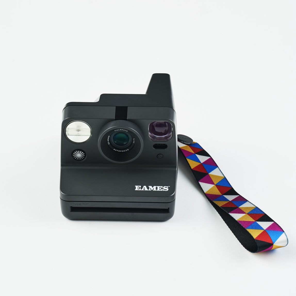 POLAROID×EAMESの 「POLAROID NOW」　カメラ（ポラロイド×イームズ） ¥28,800／ザ スタンド　