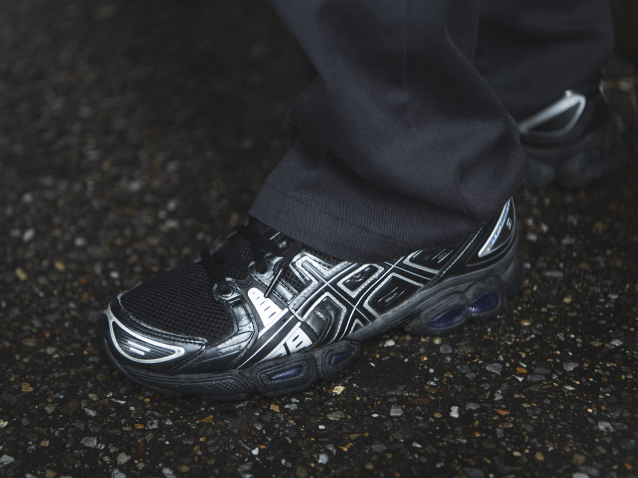 ASICS「GEL-NIMBUS 9」黒スニーカー