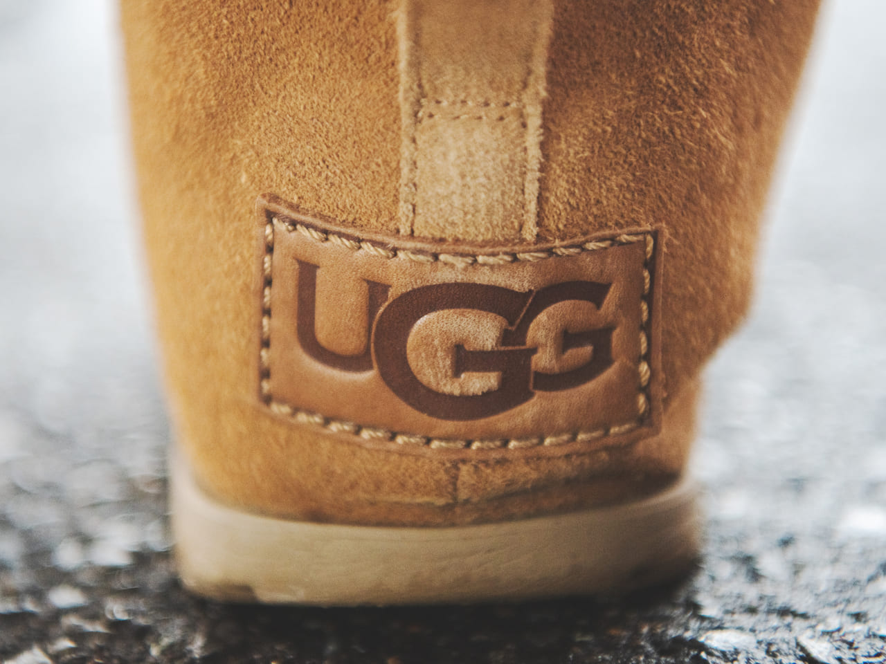 「コム デ ギャルソン×ナイキ」にUGG®のムートンを。期間限定でしかできないファッション