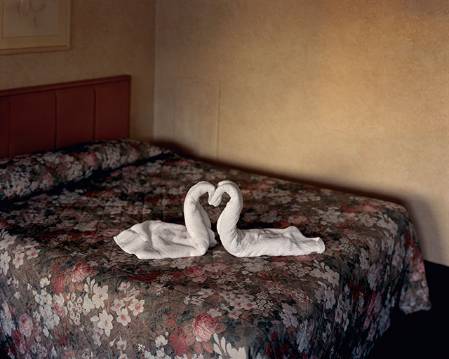 アレック・ソス《Two Towels》〈Niagara〉より 2004年 作家蔵 ©Alec Soth