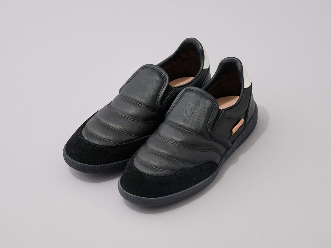 Hender Schemeの新作スニーカー「Derrida」