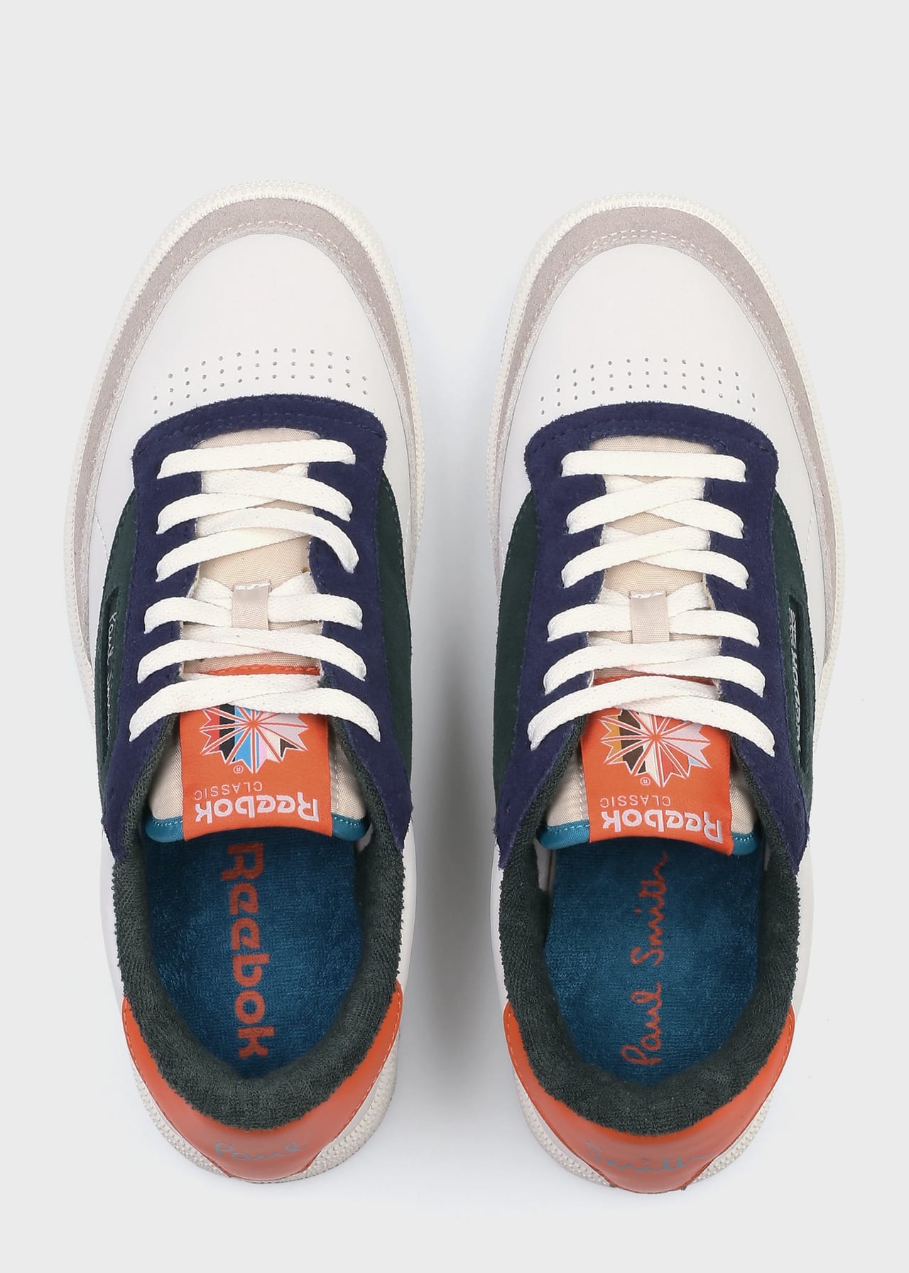 PAUL SMITH AND REEBOK COLLABORATE ON EXCLUSIVE CLUB C 85 COLLECTION ‘Paul Smith + Reebok CLUB C 85 VINTAGE’　リーボック　ポール・スミス コラボ　グリーン　俯瞰