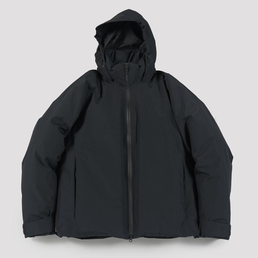 ゴールドウインの黒いゴアテックスダウン「GORE-TEX 900EP Down Jacket」