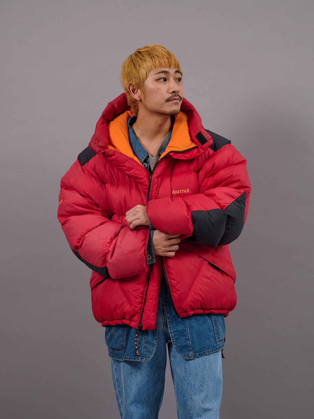 MARMOT　ダウン：マーモット　トップス：ザダファーアンドネフューズ　ニット：古着　パンツ：アーペーセー×フリークス ストア　ブーツ：レッドウィング　フリークス ストア プレス  片岡 佑太さん　上半身　アザー