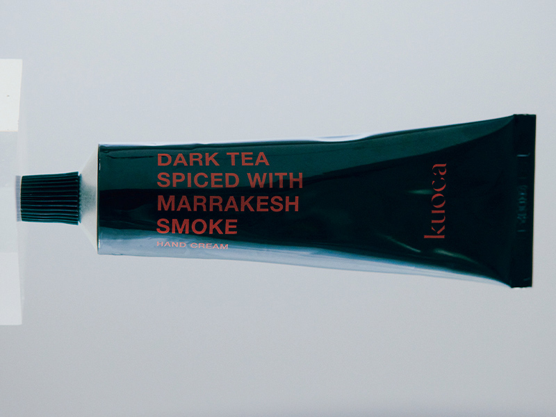 kuocaのハンドクリーム「DARK TEA」