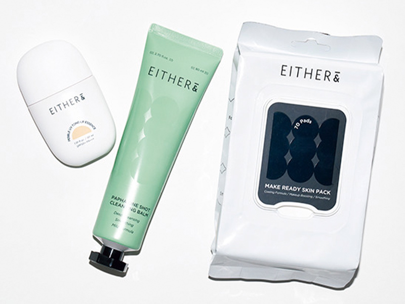 EITHER&のスキンケアアイテムとコスメ